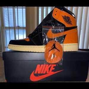 AJ1 “Shattered Backboard 3.0“
Size 7.5